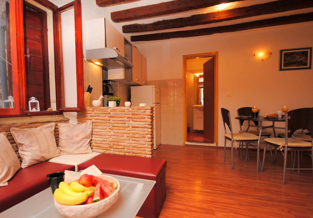Guesthouse Ancient Stone Rovinj Zimmer foto