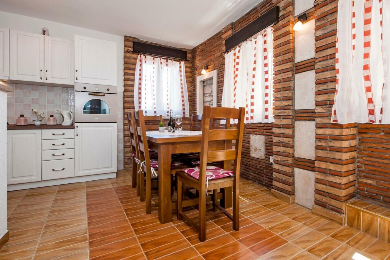 Guesthouse Ancient Stone Rovinj Exterior foto